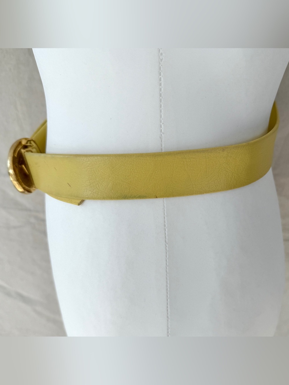 Vintage Yellow Leather Duck Gold Tone Belt Buckle Adjustable - Picture 4 of 7